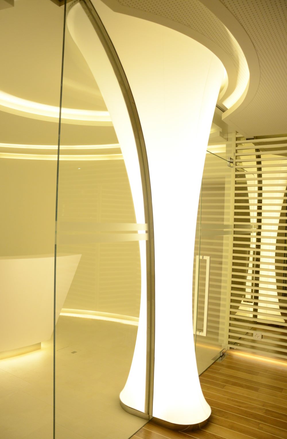 Lugano Colonna in telo termo teso